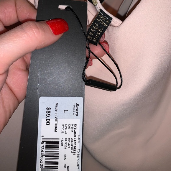 Light pink lace bodycon dress - Picture 3 of 3